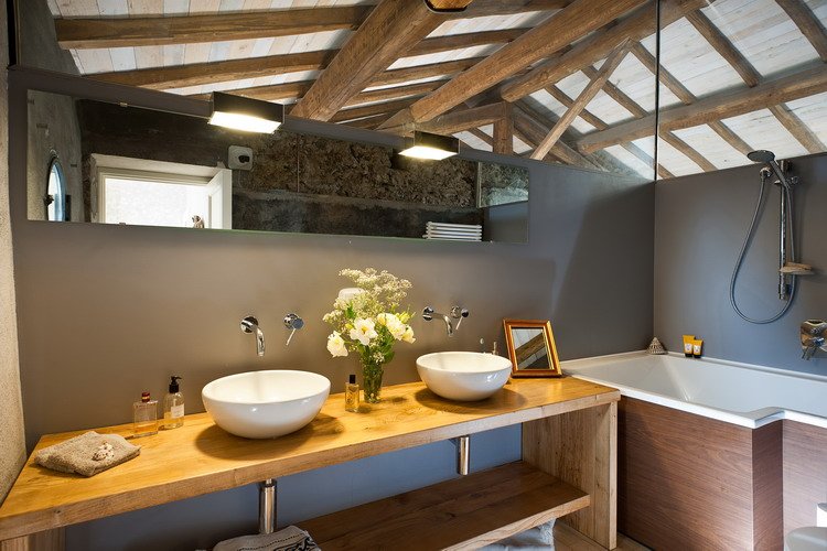 Monaci delle Terre Nere