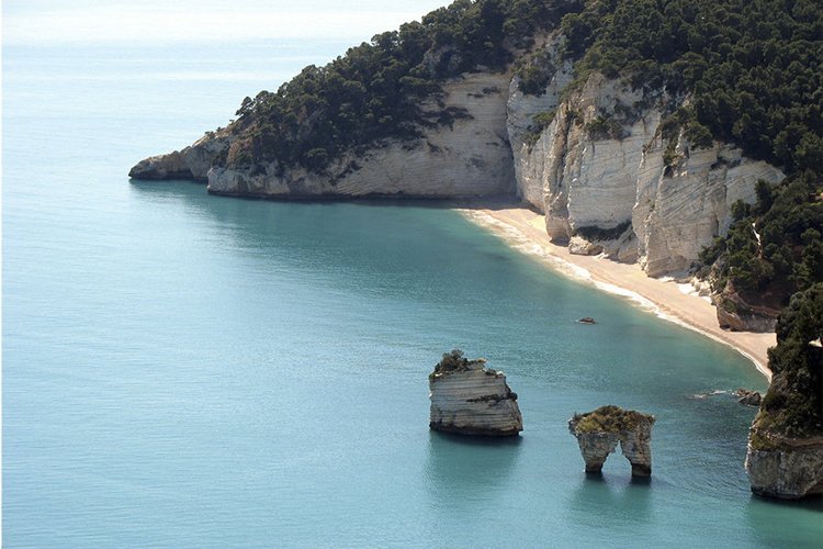 Baia dei Faraglioni